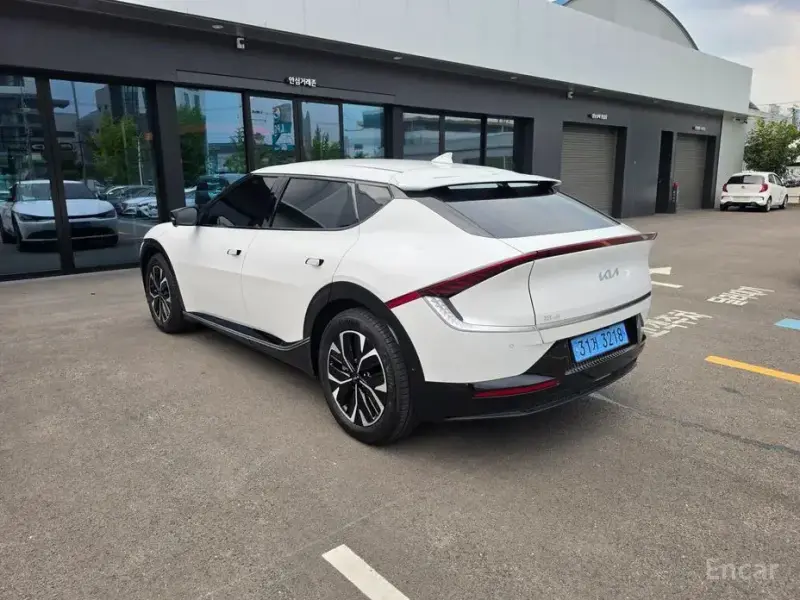 2023 Kia EV6 с пробегом 45 521 км