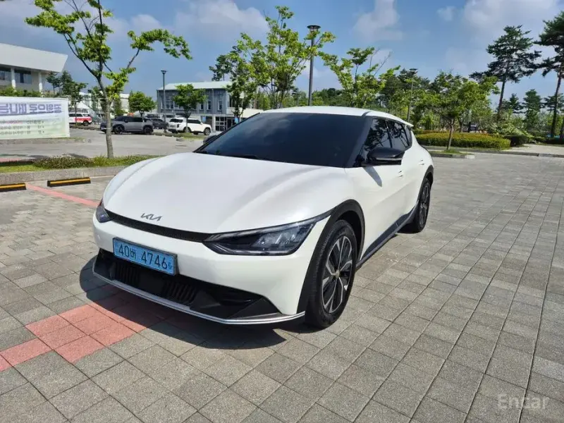 2022 Kia EV6 с пробегом 72 260 км
