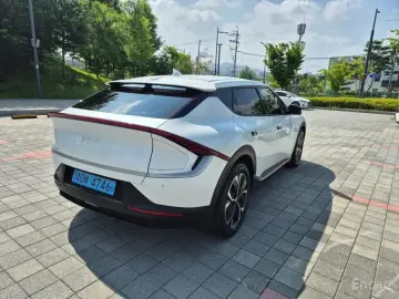 2022 Kia EV6 с пробегом 72 260 км