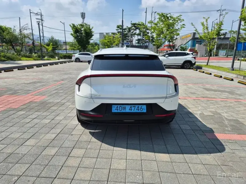 2022 Kia EV6 с пробегом 72 260 км