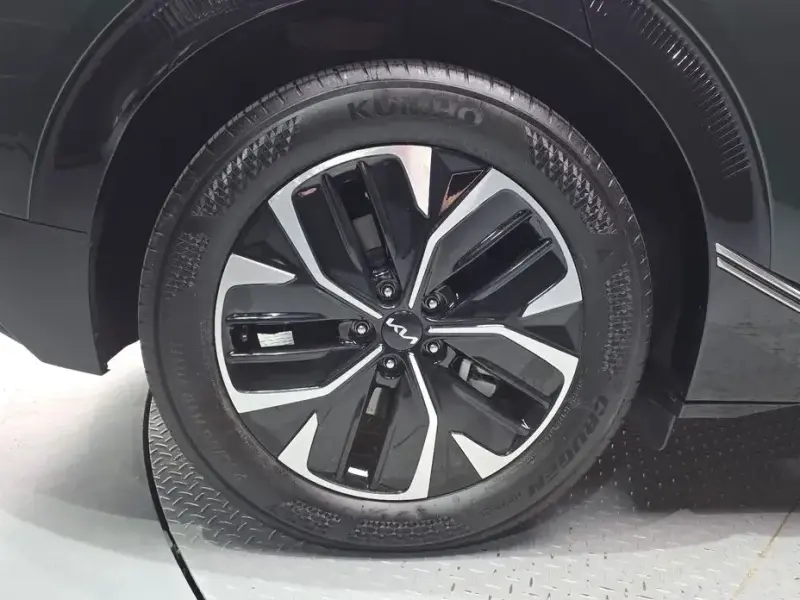 2022 Kia EV6 с пробегом 36 157 км