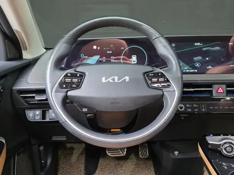 2022 Kia EV6 с пробегом 36 157 км