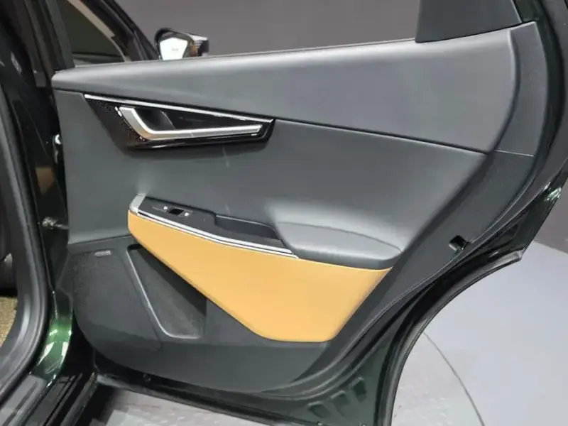 2022 Kia EV6 с пробегом 36 157 км