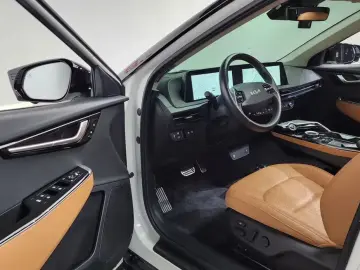 2022 Kia EV6 с пробегом 46 216 км