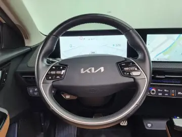 2022 Kia EV6 с пробегом 46 216 км