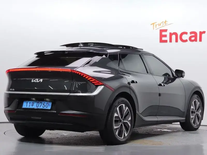 2023 Kia EV6 с пробегом 29 946 км