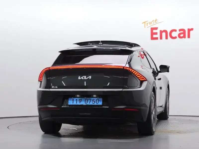 2023 Kia EV6 с пробегом 29 946 км