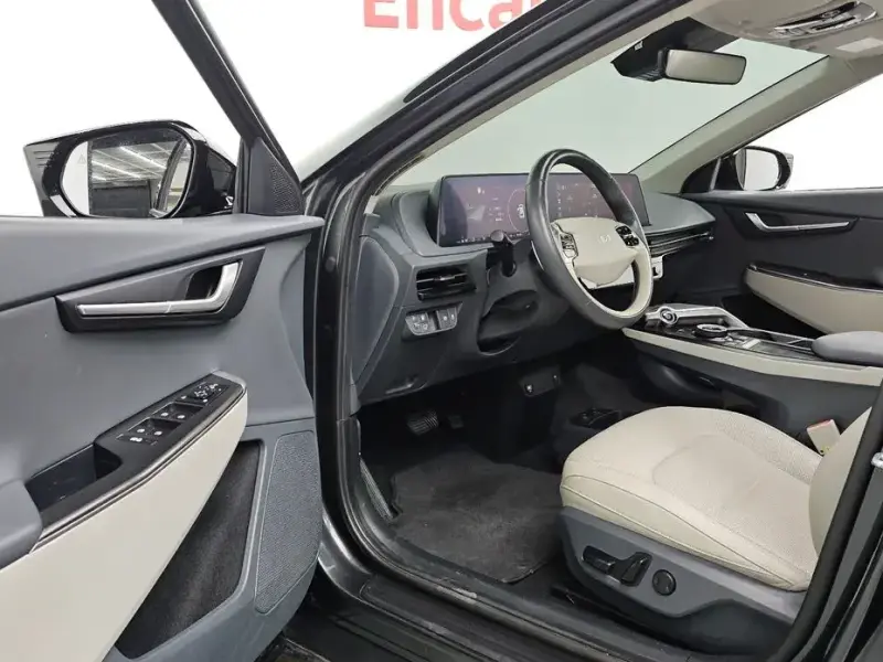 2023 Kia EV6 с пробегом 29 946 км