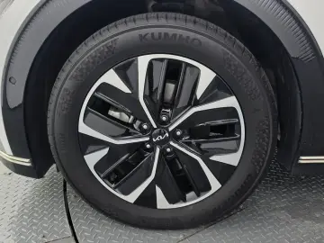 2023 Kia EV6 с пробегом 72 365 км