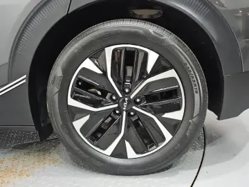 2023 Kia EV6 с пробегом 29 946 км