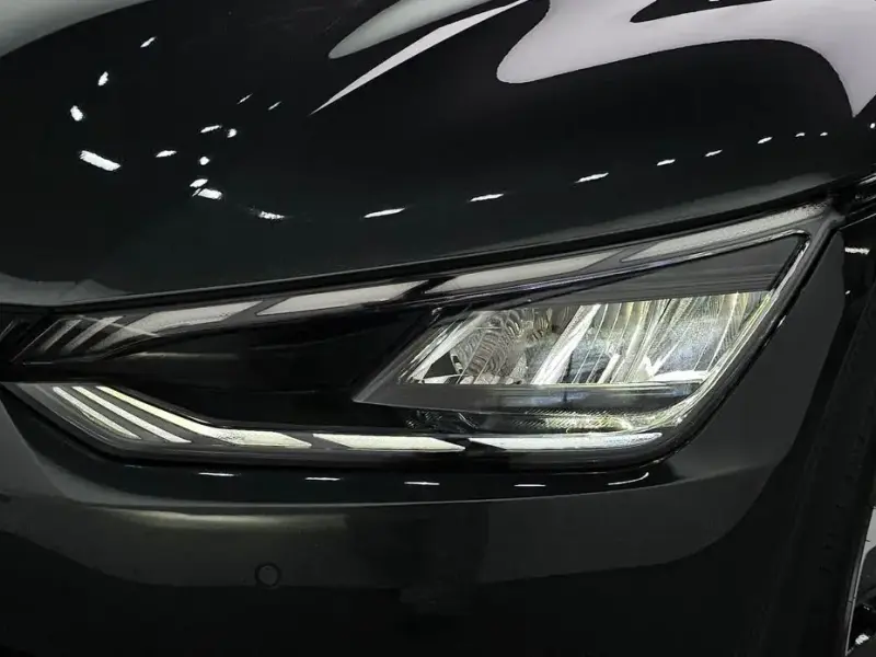 2023 Kia EV6 с пробегом 29 946 км