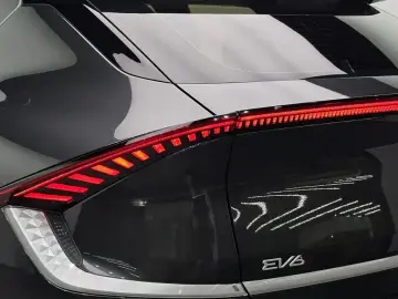 2023 Kia EV6 с пробегом 29 946 км