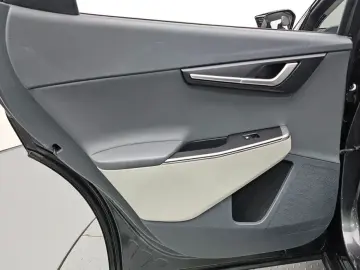 2023 Kia EV6 с пробегом 29 946 км