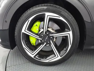 2023 Kia EV6 с пробегом 60 189 км