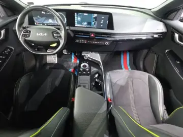 2023 Kia EV6 с пробегом 60 189 км