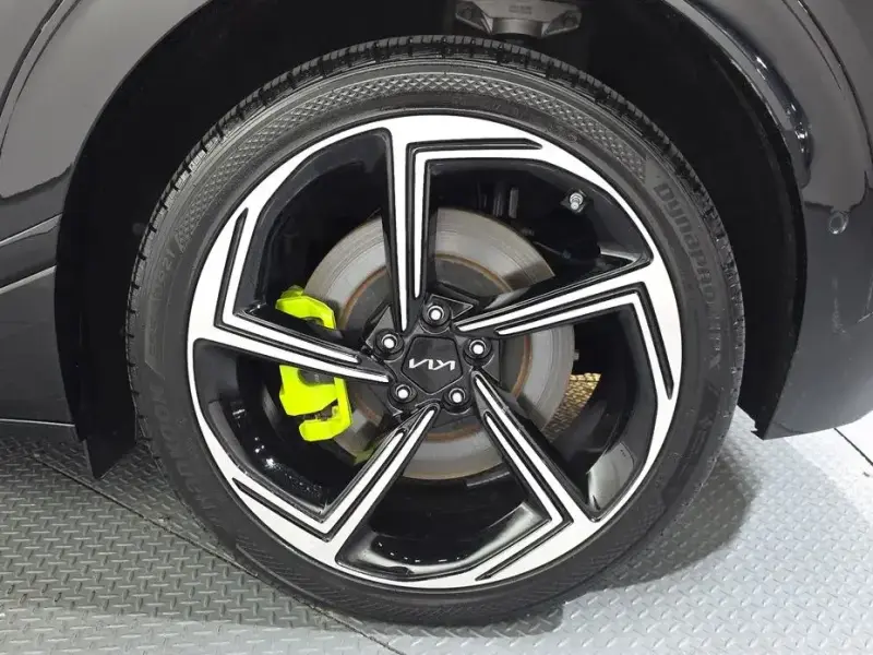 2023 Kia EV6 с пробегом 60 189 км