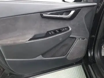 2023 Kia EV6 с пробегом 60 189 км