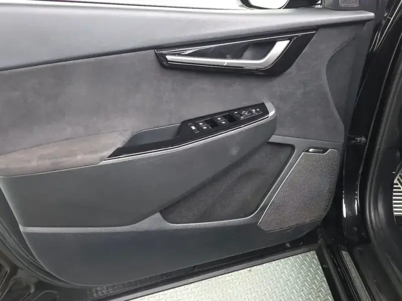 2023 Kia EV6 с пробегом 60 189 км