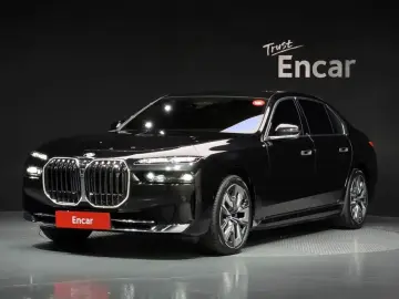 2022 BMW i7 с пробегом 33 590 км