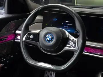 2022 BMW i7 с пробегом 33 590 км