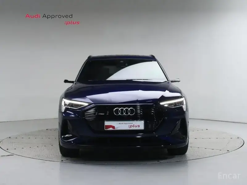 2022 Audi e-tron с пробегом 31 089 км