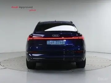 2022 Audi e-tron с пробегом 31 089 км
