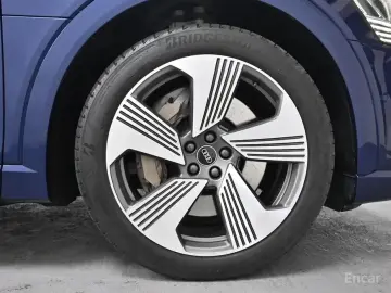 2022 Audi e-tron с пробегом 31 089 км