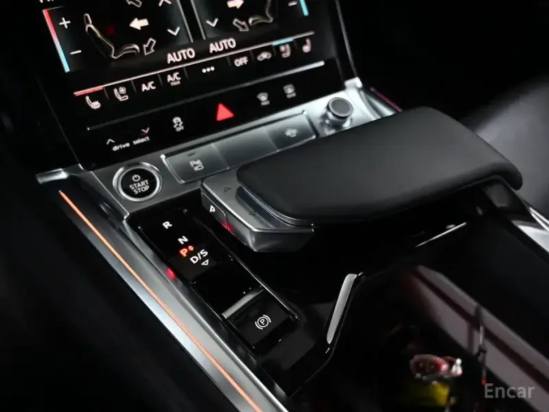 2022 Audi e-tron с пробегом 31 089 км