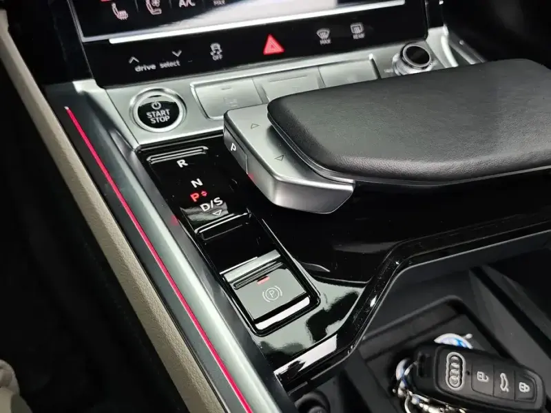 2023 Audi e-tron с пробегом 46 317 км