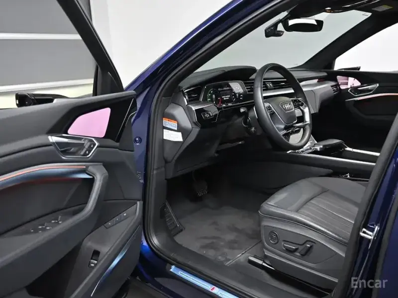 2022 Audi e-tron с пробегом 31 089 км