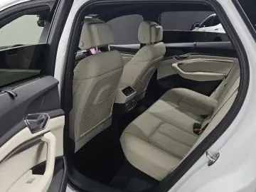 2023 Audi e-tron с пробегом 46 317 км