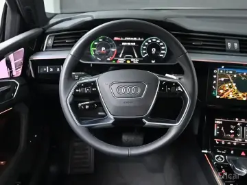 2022 Audi e-tron с пробегом 31 089 км