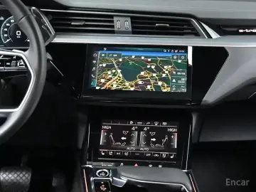 2022 Audi e-tron с пробегом 31 089 км