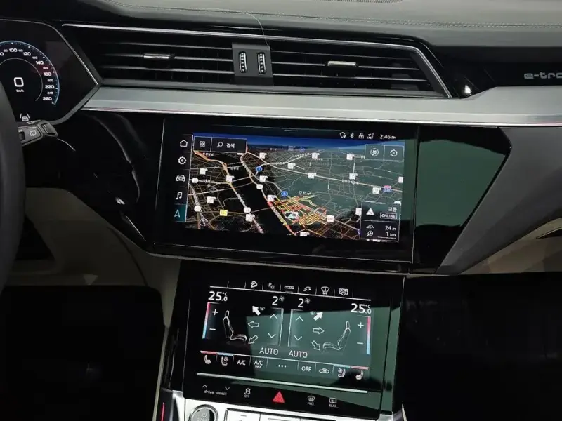 2023 Audi e-tron с пробегом 46 317 км