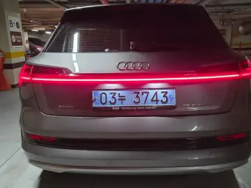 2022 Audi e-tron с пробегом 54 149 км
