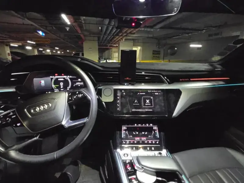 2022 Audi e-tron с пробегом 54 149 км