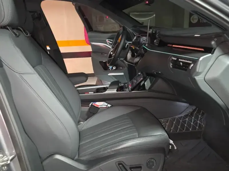 2022 Audi e-tron с пробегом 54 149 км