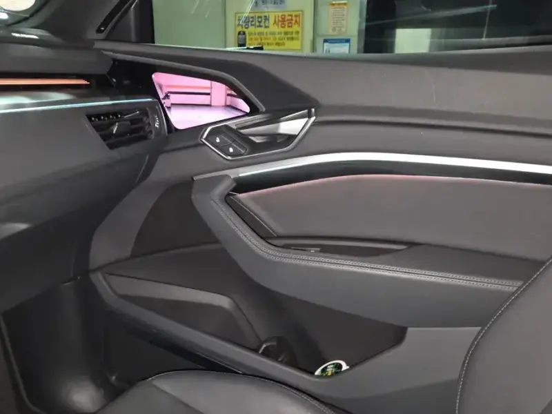 2022 Audi e-tron с пробегом 54 149 км