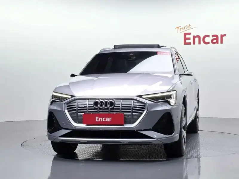 2021 Audi e-tron с пробегом 77 404 км