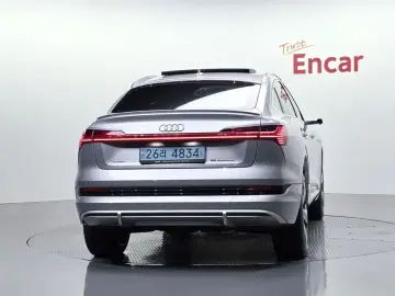 2021 Audi e-tron с пробегом 77 404 км