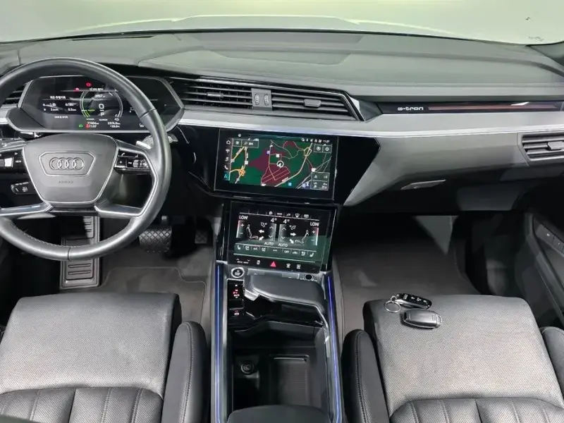 2021 Audi e-tron с пробегом 77 404 км