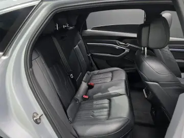 2021 Audi e-tron с пробегом 77 404 км