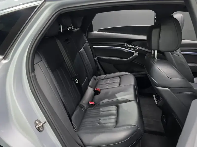 2021 Audi e-tron с пробегом 77 404 км