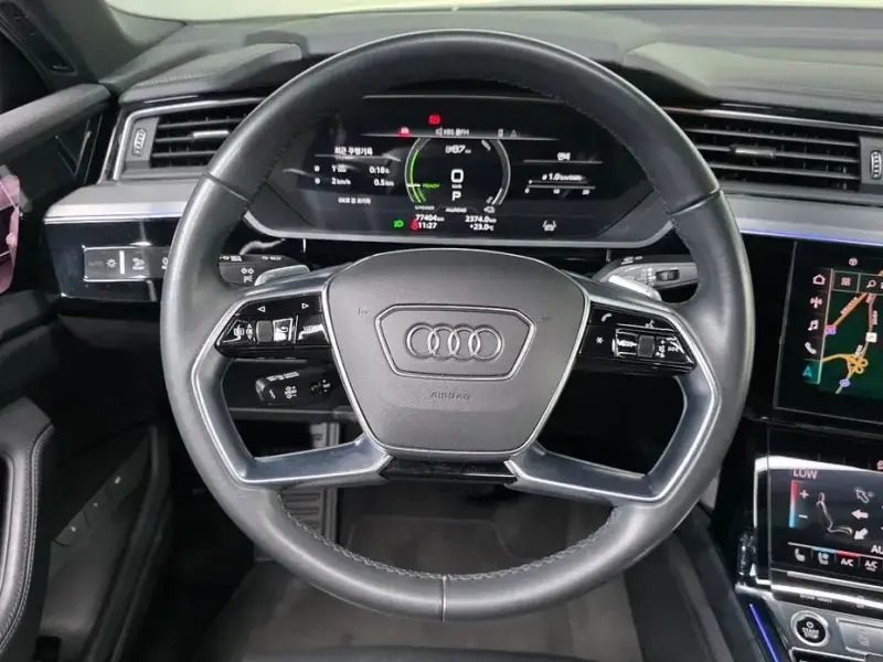 2021 Audi e-tron с пробегом 77 404 км
