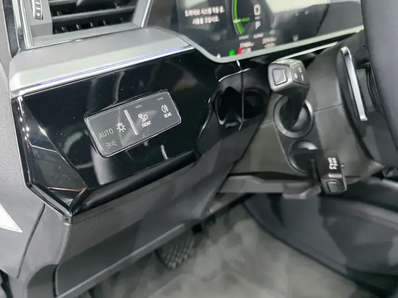 2021 Audi e-tron с пробегом 77 404 км