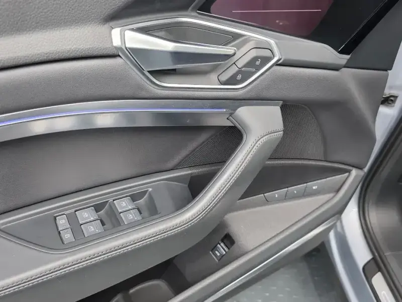 2021 Audi e-tron с пробегом 77 404 км