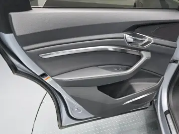 2021 Audi e-tron с пробегом 77 404 км