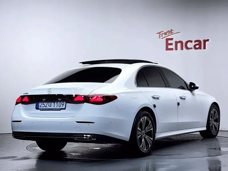 2024 Mercedes-Benz E-Класс с пробегом 10 640 км