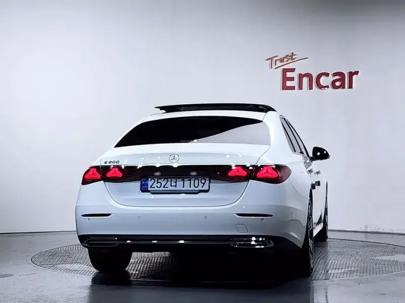 2024 Mercedes-Benz E-Класс с пробегом 10 640 км