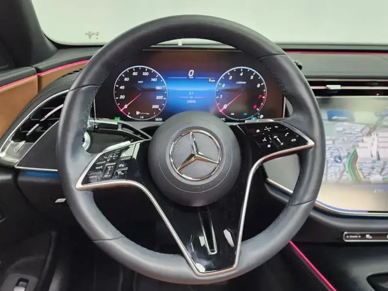 2024 Mercedes-Benz E-Класс с пробегом 10 640 км